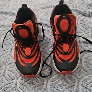 Nike Kids Black and Orange Sneakers